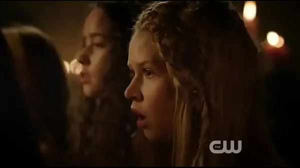 Big Caitlin Stasey masturbate cut-scene from the CW's REIGN top Clips