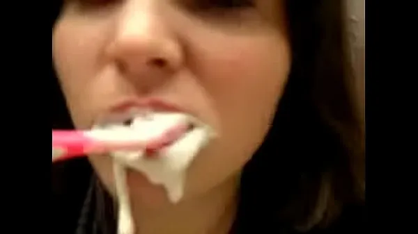 Brushing Teeth Klip teratas besar