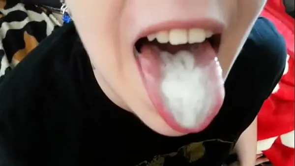 Girlfriend takes all sperm in mouth Klip teratas besar