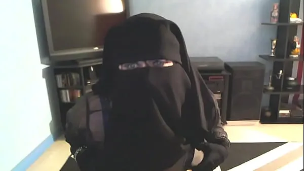 Muslim girl revealing herself Klip teratas besar