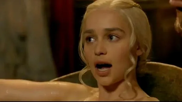 Emilia Clarke Game of Thrones S03 E08 Klip teratas besar