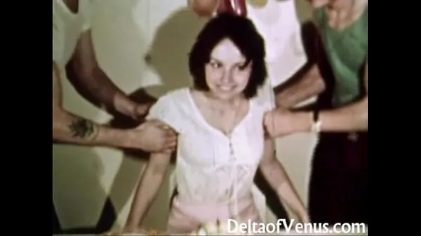 Veliki Vintage Erotica 1970s - Hairy Pussy Girl Has Sex - Happy Fuckday najboljši posnetki
