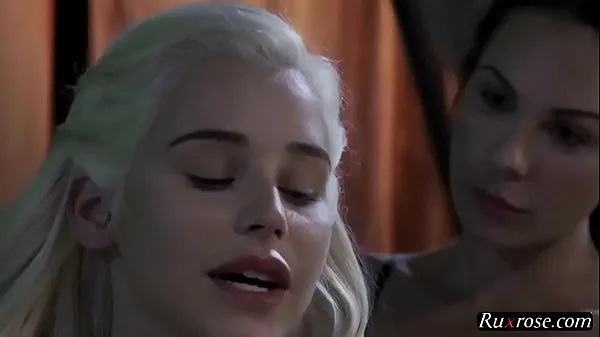 This Aint Game of Thrones Kirsten Price HD; lesbian, blonde, brunette, pornstar, licking, kissing, f Klip teratas Besar