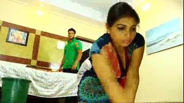 Store a maid fucked by her boss on the bed topklip