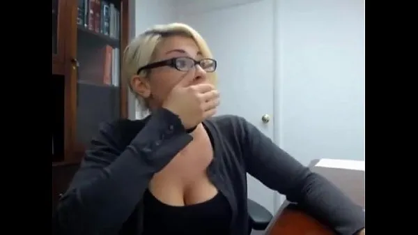 Veliki secretary caught masturbating - full video at girlswithcam666.tk najboljši posnetki