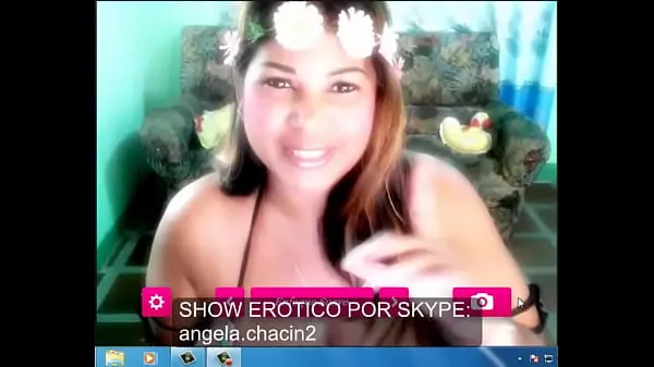Presentation of a web cam girl on the channel Clip hàng đầu lớn