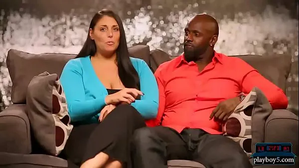 Veliki Interracial amateur couple wants to try a threesome najboljši posnetki