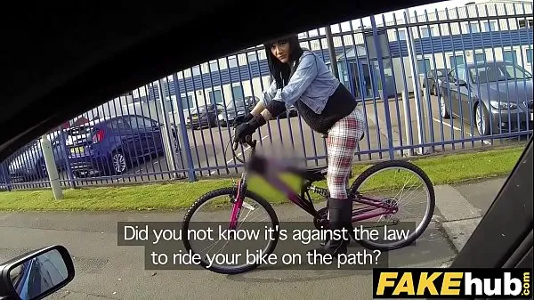 큰 Fake Cop Hot cyclist with big tits and sweet ass 인기 클립