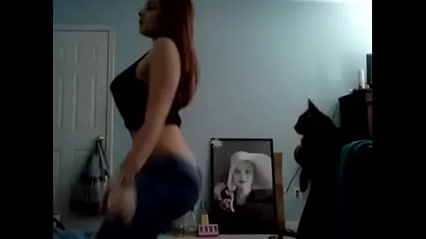 大Millie Acera Twerking my ass while playing with my pussy顶级剪辑