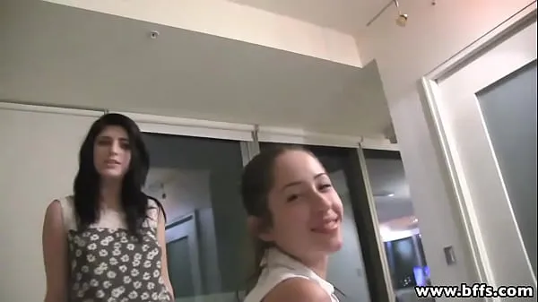 Adorable teen girls pajama party and one of the girls with glasses gets her pussy pounded by her friend wearing strapon dildo Klip teratas besar