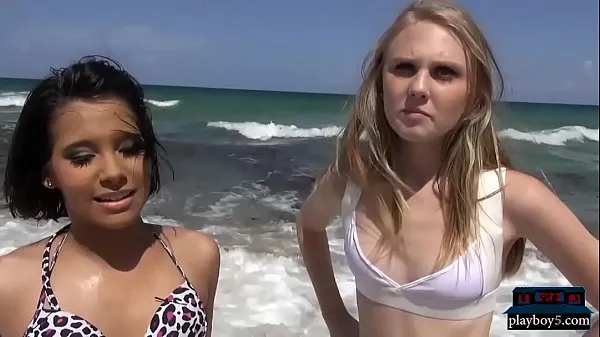Veľké Amateur teen picked up on the beach and fucked in a van najlepšie klipy