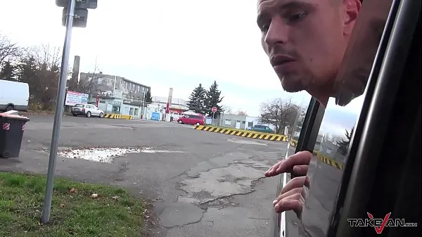 Veliki Takevan Crazy homeless teenager fucked extremly raw in driving car najboljši posnetki