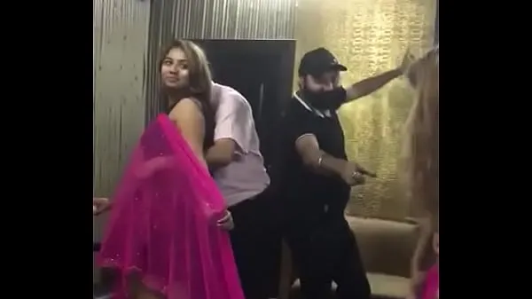 Nagy Desi mujra dance at rich man party legjobb klipek
