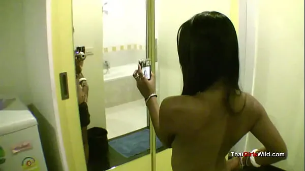 Horny Thai girl gives a lucky sex tourist some sex Klip teratas Besar