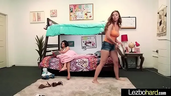 Veľké Hot Sexy Lez Girls (Darcie Dolce & Lena Paul ) In Superb Sex Action Scene On Cam mov-8 najlepšie klipy