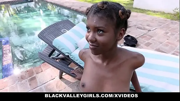 Veľké BlackValleyGirls - Hot Ebony Teen (Daizy Cooper) Fucks Swim Coach najlepšie klipy