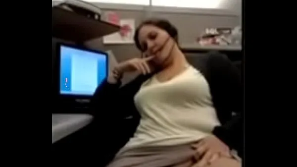 Milf On The Phone Playin With Her Pussy At Work Klip teratas Besar