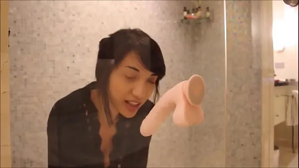 Beauty play in the shower with dildo Clip hàng đầu lớn