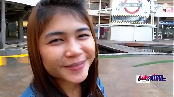 Veliki Smiling Thai babe gets foreign penis najboljši posnetki