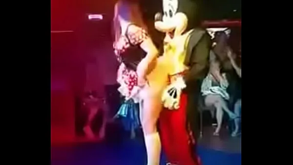 Suuret Mickey Mouse hoverboard blowjob huippuleikkeet