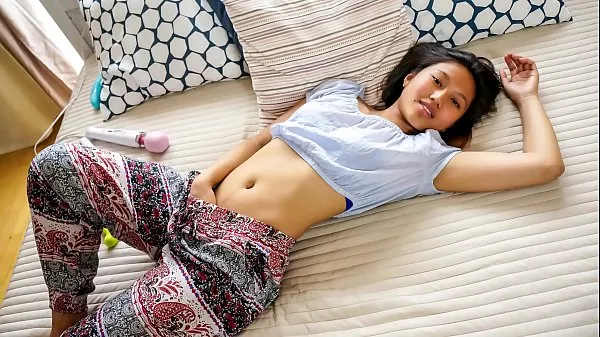 QUEST FOR ORGASM - Asian teen beauty May Thai in for erotic orgasm with vibrators Klip teratas Besar