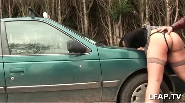 Store Hot slut sodomized on the hood of the car with Papy Voyeur topklip
