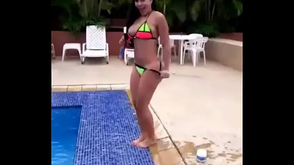 大In the pool I am hot I want to take off my thong ---- Hello friend, excuse me ... I live in Venezuela I am without money for my ... help me just by entering and giving SKIP AD in this link-- https://met.bz / abigaila help me please顶级剪辑