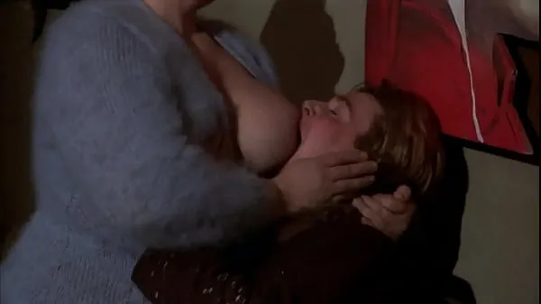 큰 Horny busty milf getting her tits sucked by teen boy 인기 클립