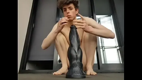 Grote boy and big toy topclips