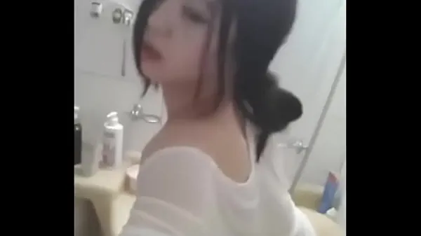masturbating with a bathroom lock Klip teratas Besar