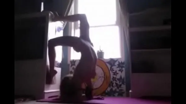 Naked hairy yogi teen upside down Klip teratas besar