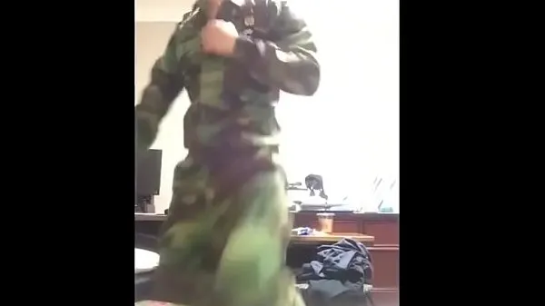 Большие Корейский солдат кончает лучшие клипы