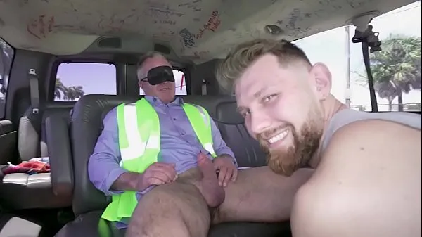 بڑے BUS - Construction Worker Dale Savage Gets Got By Jacob Peterson In A Van ٹاپ کلپس