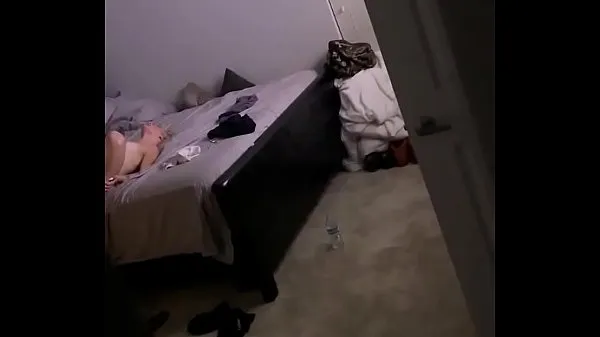 Veliki Summerr getting fucked by BF buddy while he watches from closet najboljši posnetki