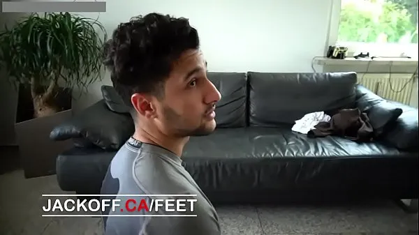 Grote Two arab boys humiliate a foot slave topclips