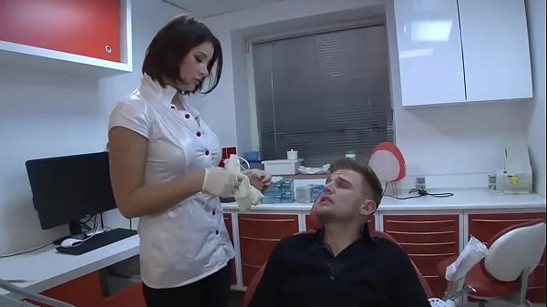Μεγάλα A young dentist, to give her pussy, to avoid the complaint of the customer to his boss κορυφαία κλιπ