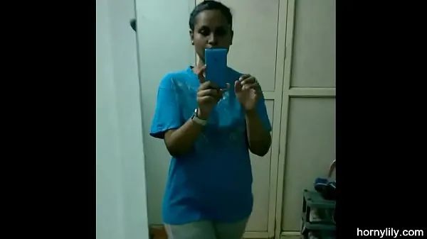 Indian Girl Changing Her Sports Wear After Gym Homemade Klip teratas Besar