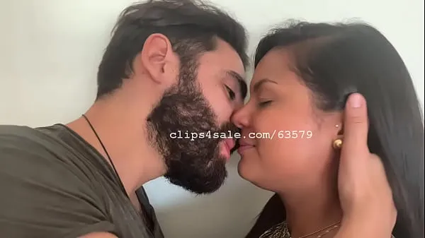 Μεγάλα Gonzalo and Claudia Kissing Tuesday κορυφαία κλιπ