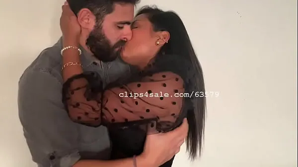 بڑے Gonzalo and Claudia Kissing Sunday ٹاپ کلپس