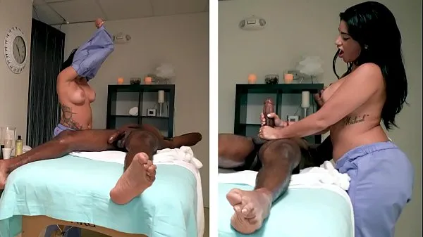 NICHE PARADE - Black Dude With Big Dick Gets Jerked Off At Shady Massage Parlor Klip teratas Besar