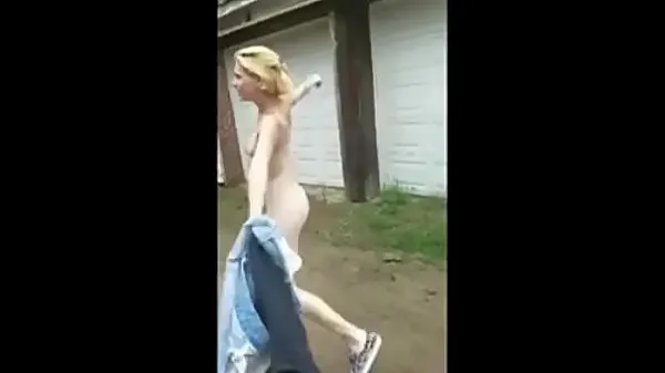 بڑے Fit bodied brave women go out Naked in public. Nude outdoor exhibitionism! Slim & Sexy ٹاپ کلپس