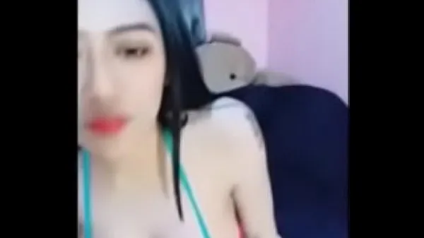 Big tits girl live, take off, show off the nipples beautifully Klip teratas Besar