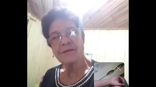 بڑے Old woman showing her chest and touching her pussy in live ٹاپ کلپس