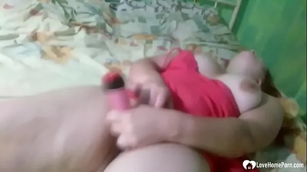 Suuret Fat stepsister plays with her favorite dildo huippuleikkeet