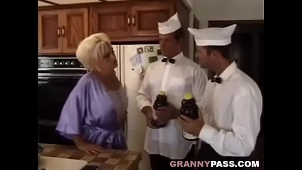 Velké Granny Almost Dies In DP nejlepší klipy