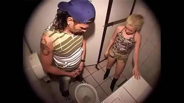 Duże Pervertium - Young Piss Slut Loves Her Favorite Toilet najlepsze klipy