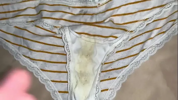 Stora Cumming on dirty panties toppklipp