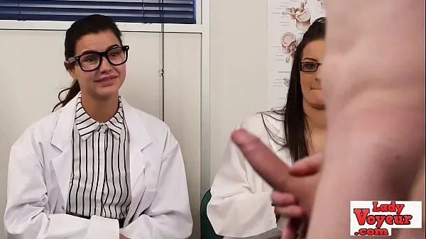 English voyeur nurses instructing tugging guy Clip hàng đầu lớn