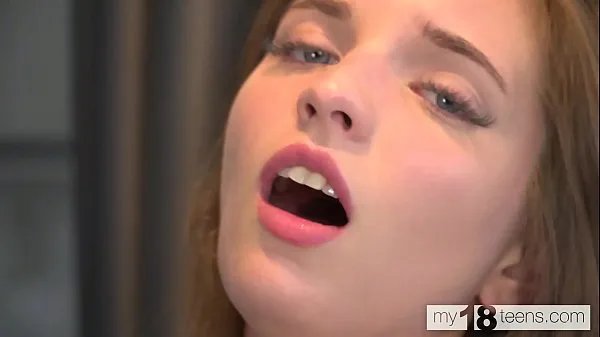 Veliki MY18TEENS -This chick knows how to masturbate very hot najboljši posnetki