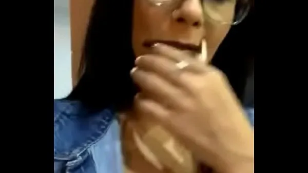 Grandes columbiana mostra os peitos na rua pela webcam principais clipes